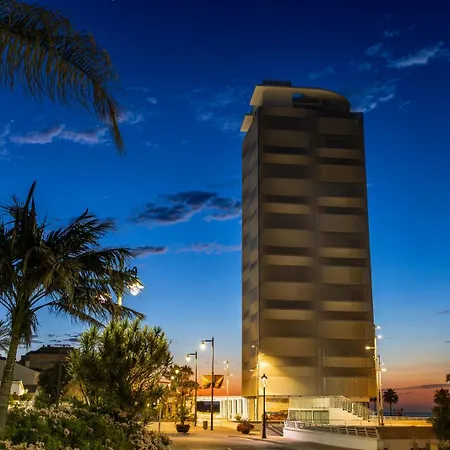 Moderno Piso Centrico 3 Junto Al Mar Y Parking Apartment