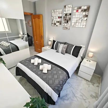 Moderno Piso Centrico 3 Junto Al Mar Y Parking Apartment *